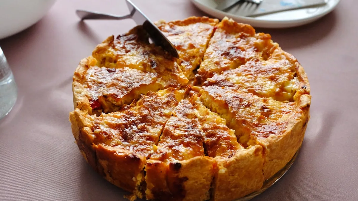 Quiche maison : pâte croustillante et appareil qui se tient